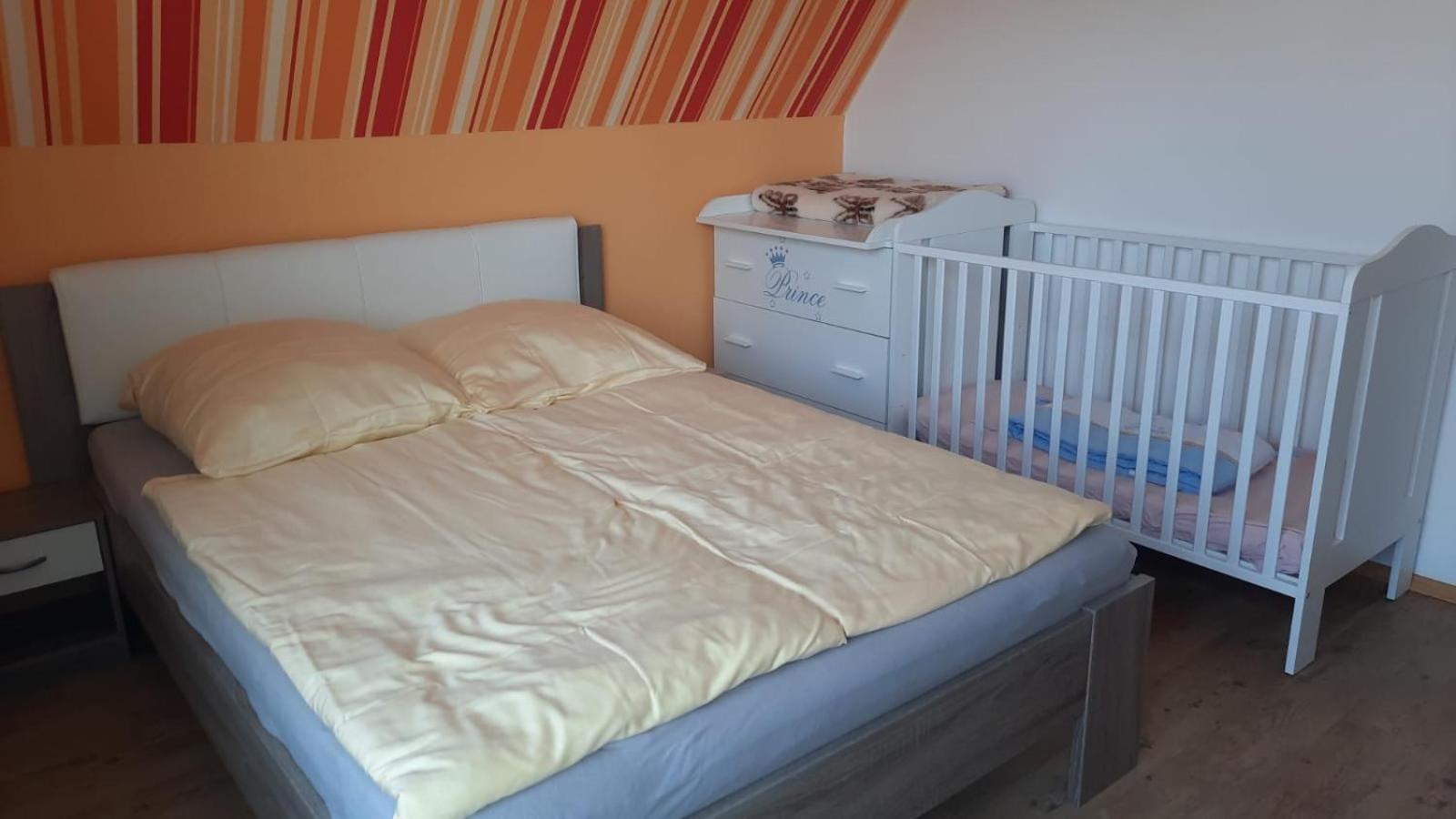 Ferienwohnung Mittelpunkt Schortens Luaran gambar