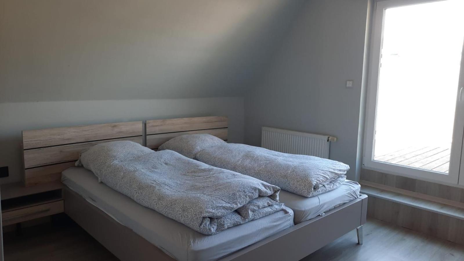 Ferienwohnung Mittelpunkt Schortens Luaran gambar
